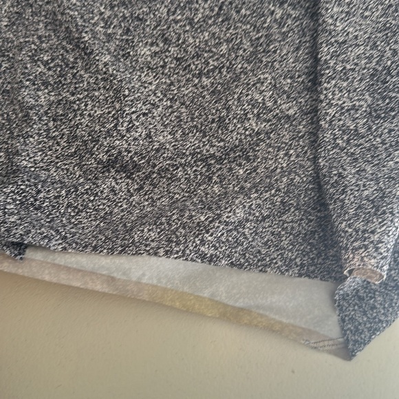 Lululemon - Picture 3 of 6